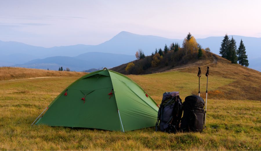 Mastering Tent-Packing Methods: Internal vs. External Frame Backpacks